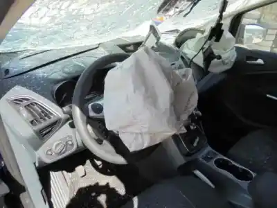 Véhicule à la ferraille ford grand c-max edition de l'année 2014 alimenté m1da