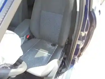 Véhicule à la ferraille ford grand c-max edition de l'année 2014 alimenté m1da