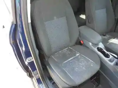 Véhicule à la ferraille ford grand c-max edition de l'année 2014 alimenté m1da