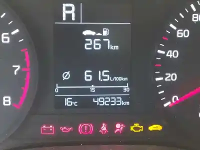 Veículo de Sucata kia rio (yb) concept do ano 2017 alimentado g4la