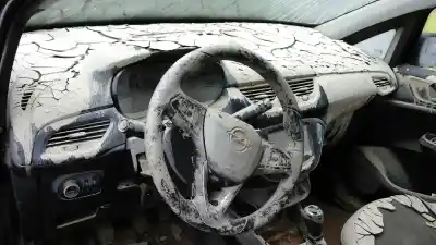 Veicolo di demolizione opel corsa e expression dell'anno 2015 alimentato b13dte