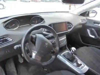 Sloopvoertuig peugeot 308 allure van het jaar 2016 aangedreven bh01