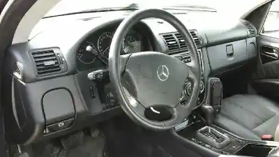 Veículo de Sucata mercedes-benz clase m (w163) 270 cdi (163.113) do ano 2005 alimentado 612963