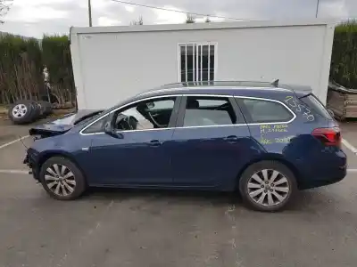 Vehículo de desguace OPEL ASTRA J SPORTS TOURER Sport del año 2011 con motor A17DTR