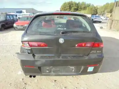 Vehicul casat alfa romeo 156 2.4 jtd 20v distinctive al anului 2004 alimentat 841g000