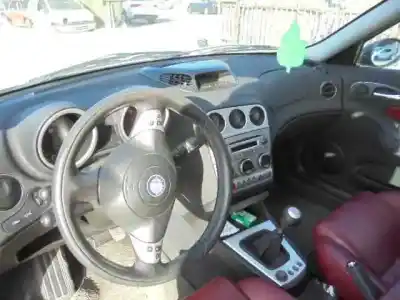 Vehicul casat alfa romeo 156 2.4 jtd 20v distinctive al anului 2004 alimentat 841g000