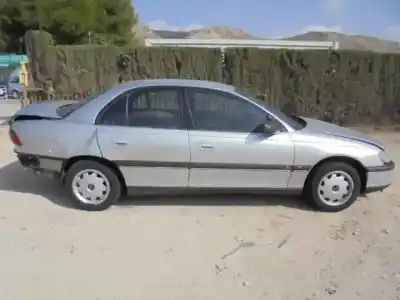Veículo de Sucata opel omega b básico berlina do ano 1997 alimentado x20xev