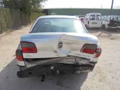 Veículo de Sucata opel omega b básico berlina do ano 1997 alimentado x20xev