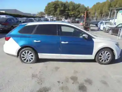 Здавання транспортного засобу seat leon st (5f8) style року 2016 потужний crl