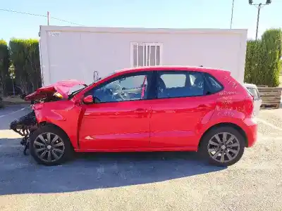 Veicolo di demolizione VOLKSWAGEN POLO (6C1) Comfortline BlueMotion dell'anno 2015 alimentato CJZ