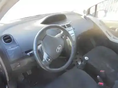 Veicolo di demolizione toyota yaris active dell'anno 2009 alimentato 1nd