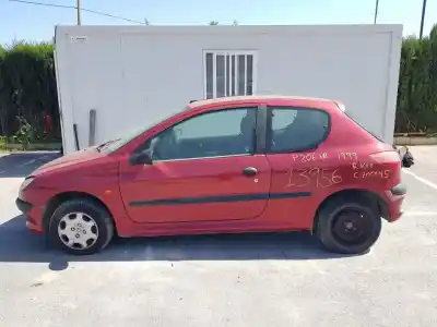 Vehicul casat PEUGEOT 206 BERLINA XR al anului 1999 alimentat KFX