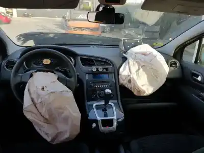 Vehicul casat peugeot 5008 allure al anului 2013 alimentat 9h05