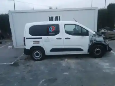 Veicolo di demolizione citroen berlingo feel m dell'anno 2020 alimentato yh01