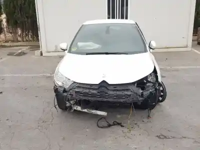 Véhicule à la ferraille citroen ds4 sport de l'année 2011 alimenté rhh