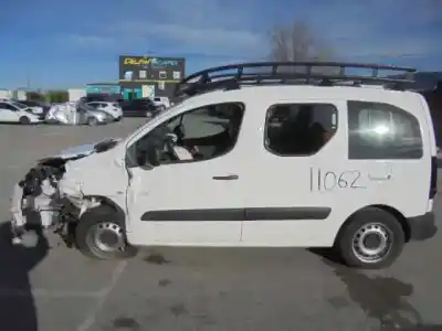Sloopvoertuig CITROEN BERLINGO STATION WAGON Feel van het jaar 2017 aangedreven BH02