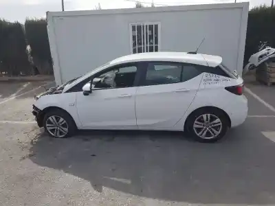 Vehicul casat OPEL ASTRA K LIM. 5TÜRIG Dynamic al anului 2017 alimentat B14XFT