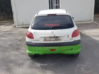 Veículo de Sucata peugeot 206 berlina xs-line do ano 2004 alimentado 8hx