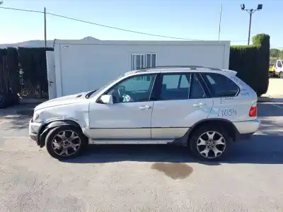 Veículo de Sucata BMW X5 (E53) 3.0d do ano 2003 alimentado 306D1