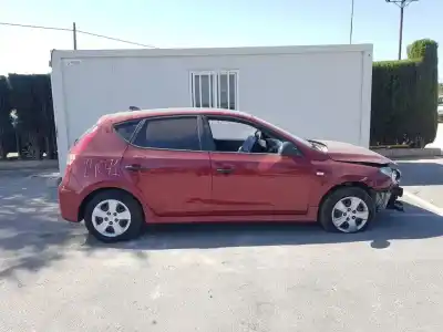 Sloopvoertuig hyundai i30 comfort van het jaar 2011 aangedreven d4fb