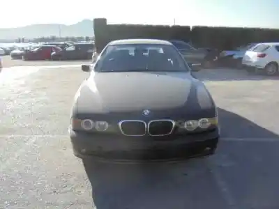 Veículo de Sucata bmw serie 5 berlina (e39) 525i do ano 2001 alimentado 256s5