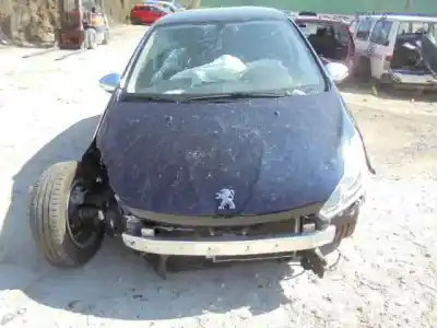 Veículo de Sucata peugeot 208 active do ano 2014 alimentado hm01