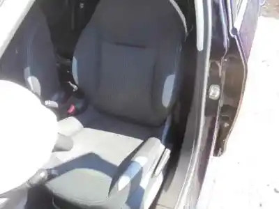 Veículo de Sucata peugeot 208 active do ano 2014 alimentado hm01