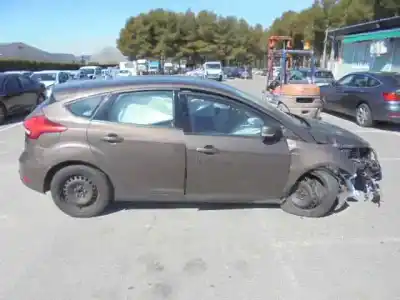 Veicolo di demolizione ford focus lim. business dell'anno 2016 alimentato xwda