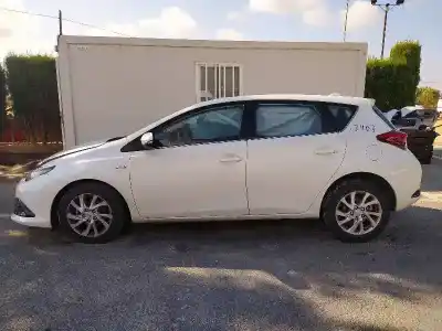 Здавання транспортного засобу toyota auris hybrid active року 2015 потужний 2zr