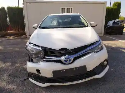Здавання транспортного засобу toyota auris hybrid active року 2015 потужний 2zr