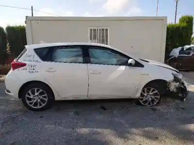 Здавання транспортного засобу toyota auris hybrid active року 2015 потужний 2zr