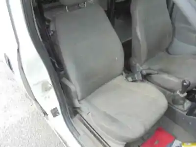 Veículo de Sucata opel combo familiar do ano 2002 alimentado y17dtl