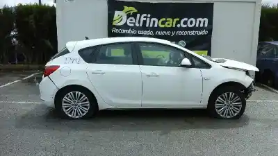 Здавання транспортного засобу opel astra j lim. techno року 2015 потужний b16dtl