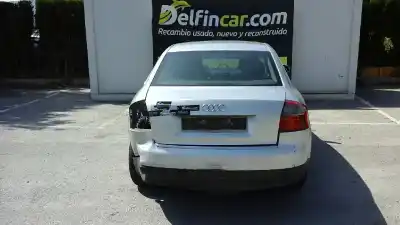 Veículo de Sucata audi a4 berlina (8e) 1.9 tdi (96kw) do ano 2002 alimentado awx