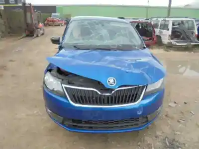 Veículo de Sucata skoda rapid style do ano 2016 alimentado cjz