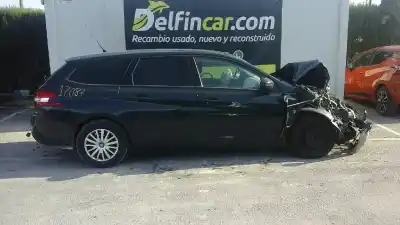 Veículo de Sucata peugeot 308 access do ano 2015 alimentado 9h06