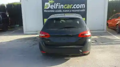 Veículo de Sucata peugeot 308 access do ano 2015 alimentado 9h06