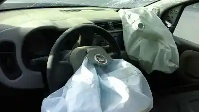 Veicolo di demolizione fiat panda (319) easy dell'anno 2015 alimentato 169a4000