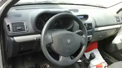 Здавання транспортного засобу renault clio ii fase ii (b/cb0) expression року 2003 потужний 