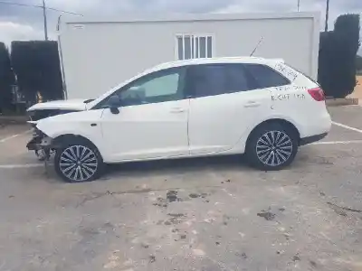 Veicolo di demolizione SEAT IBIZA ST (6P8) Style Connect dell'anno 2016 alimentato CUT