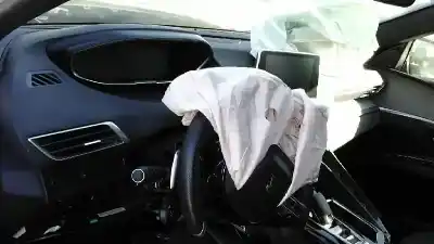 Veículo de Sucata peugeot 3008 gt do ano 2017 alimentado ah01