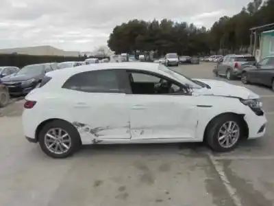 Veículo de Sucata renault megane iv berlina do ano 2017 alimentado h5ff408