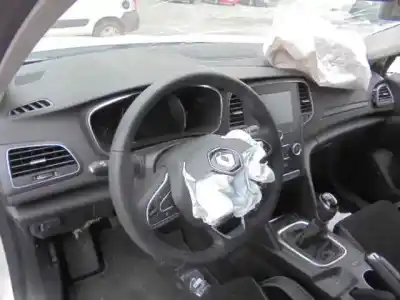 Veículo de Sucata renault megane iv berlina do ano 2017 alimentado h5ff408