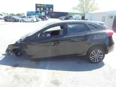 Verschrottungsfahrzeug VOLVO V40 (2012->) 2.0 Inscription [2.0 Ltr. - 140 kW Diesel CAT] des Jahres 2017 angetrieben D4204T8