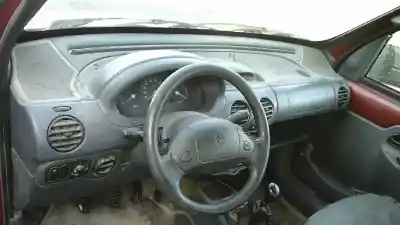 Здавання транспортного засобу renault kangoo (f/kc0) alize року 1999 потужний f8q