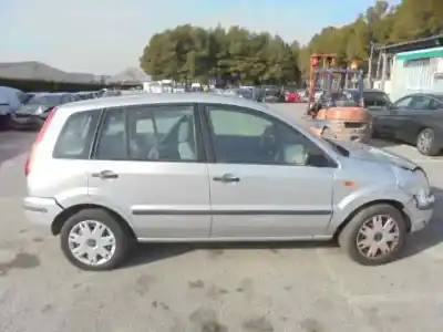 Veículo de Sucata ford fusion (cbk) ambiente do ano 2002 alimentado f6ja