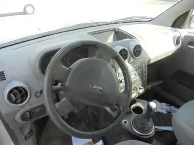 Veículo de Sucata ford fusion (cbk) ambiente do ano 2002 alimentado f6ja