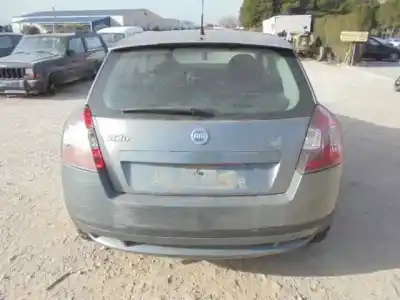 Veicolo di demolizione fiat stilo (192) 1.6 16v dell'anno 2004 alimentato 182b6000