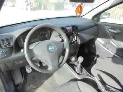 Veicolo di demolizione fiat stilo (192) 1.6 16v dell'anno 2004 alimentato 182b6000