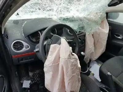 Здавання транспортного засобу renault clio iii authentique року 2007 потужний k9kt7